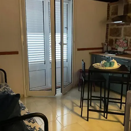 La Casetta Di Laura Nyaraló Terrasini