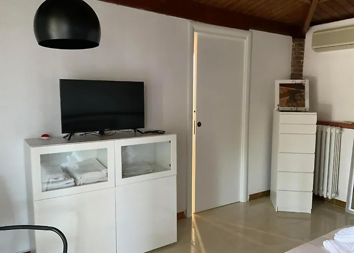 Semesterbostad La Casetta Di Laura Terrasini